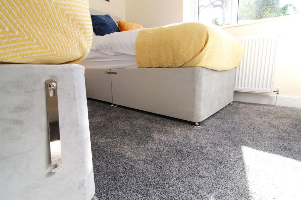 Modern 3 Bed, Contractors Welcome, Bradford Bradford  Exteriör bild