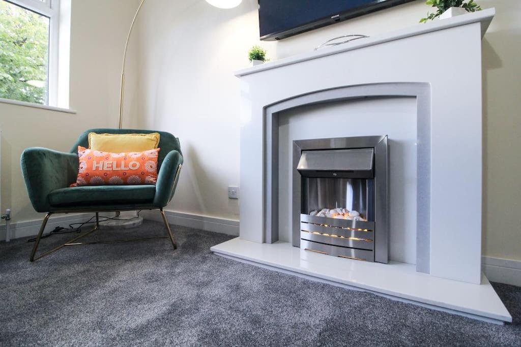 Modern 3 Bed, Contractors Welcome, Bradford Bradford  Exteriör bild
