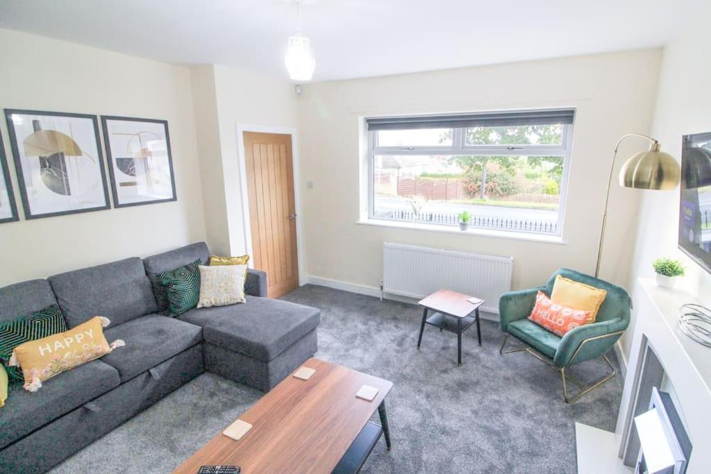 Modern 3 Bed, Contractors Welcome, Bradford Bradford  Exteriör bild