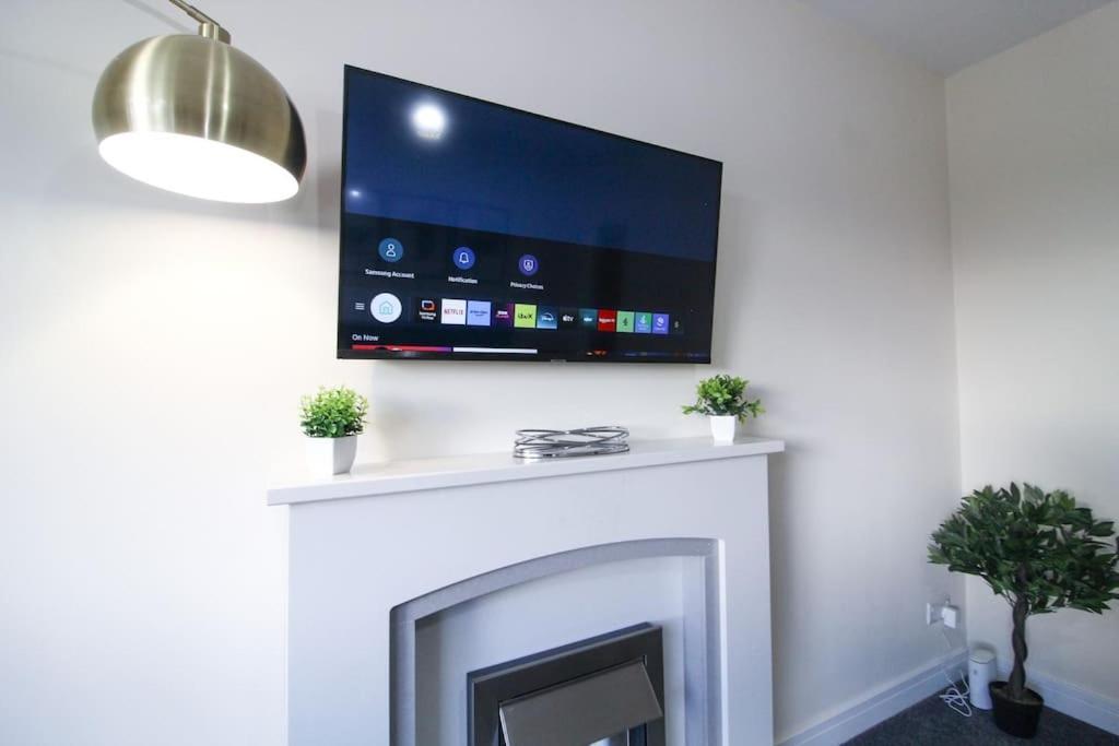Modern 3 Bed, Contractors Welcome, Bradford Bradford  Exteriör bild