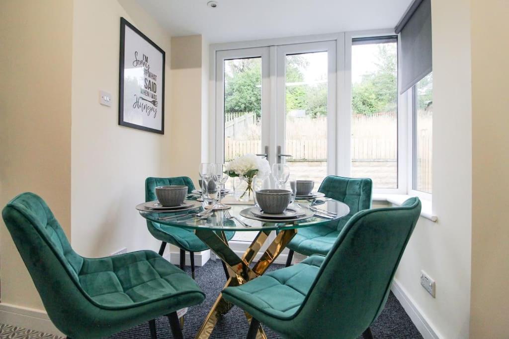 Modern 3 Bed, Contractors Welcome, Bradford Bradford  Exteriör bild