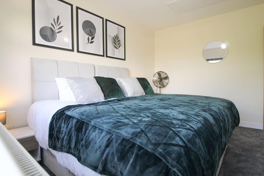 Modern 3 Bed, Contractors Welcome, Bradford Bradford  Exteriör bild